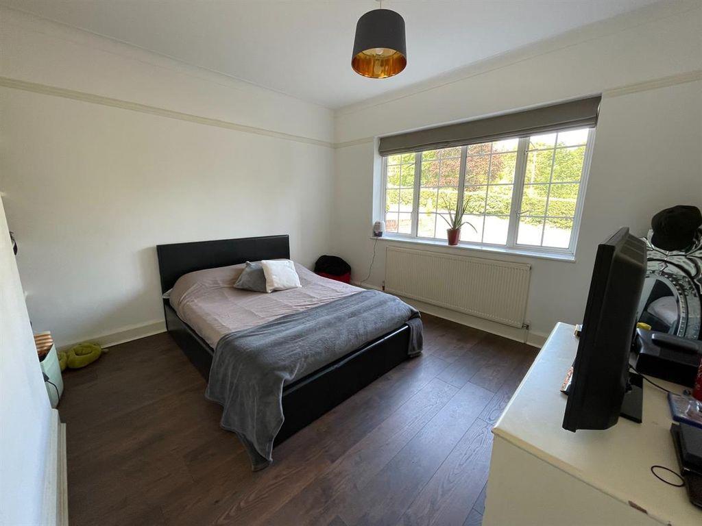 Highwood Hill, Mill Hill